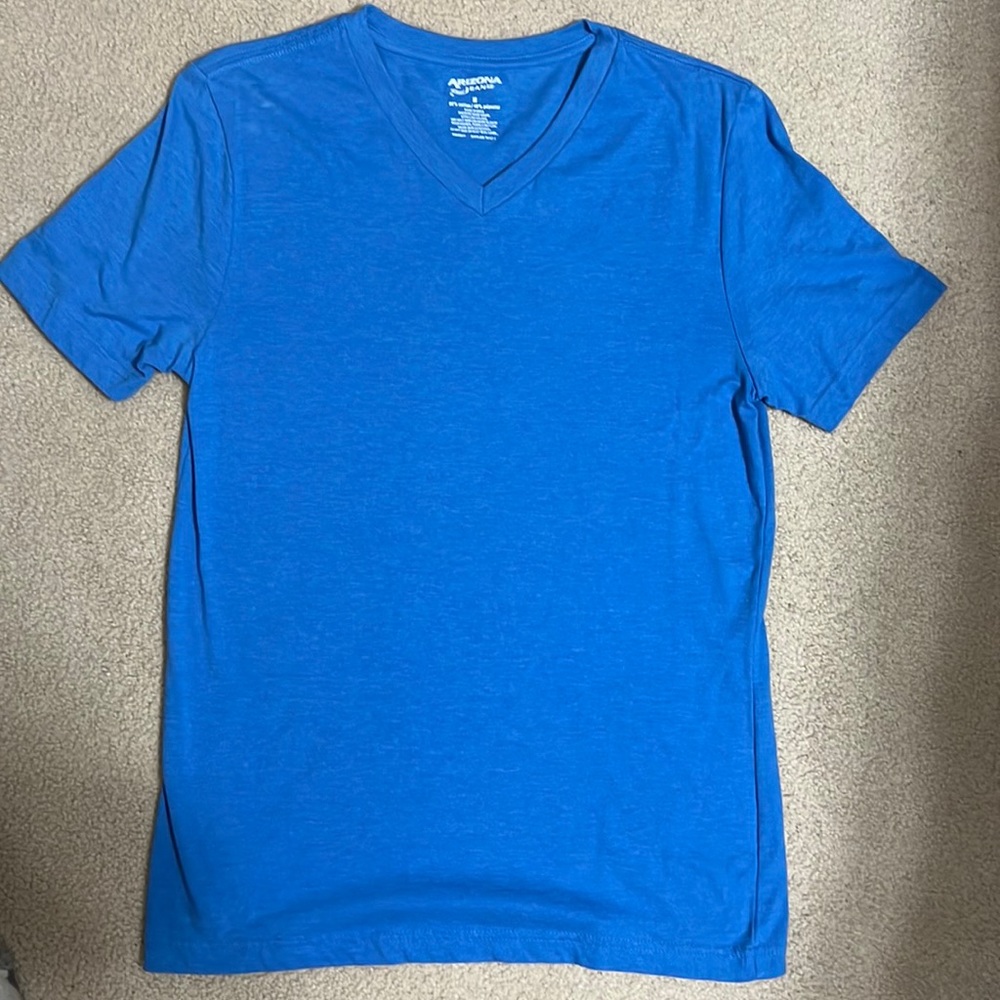Men’s Medium V-Neck!